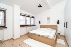 Apartment, Balcony | Peralatan tempat tidur hipoalergenik, dihias secara berasingan