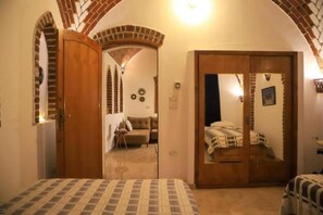 3 bedrooms, iron/ironing board, Internet, bed sheets