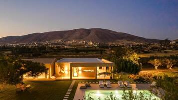 Luxury 4Bedroom Villa with Pool | 露台