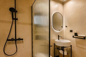 Luxury 4Bedroom Villa with Pool | Bathroom | Bathrobes, slippers - The Attican Villa & Estate (Saronikos)