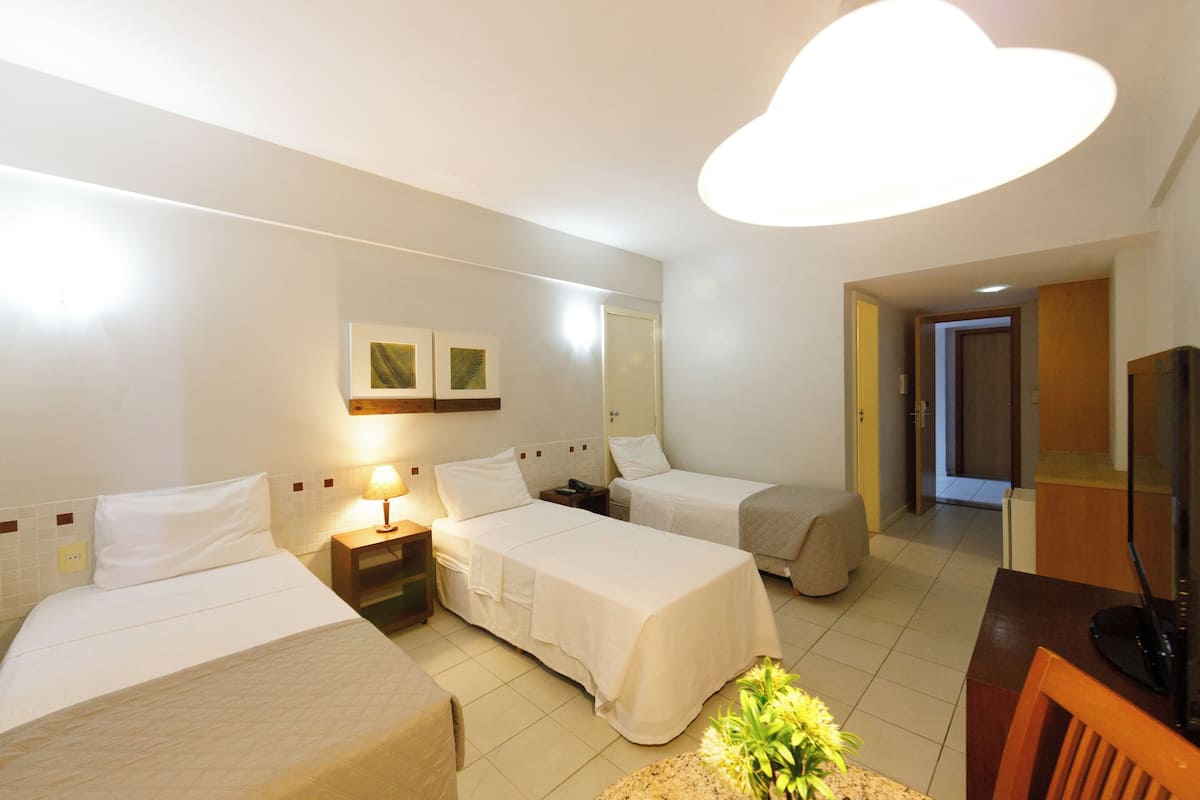 In-room safe, laptop workspace, iron/ironing board, free WiFi