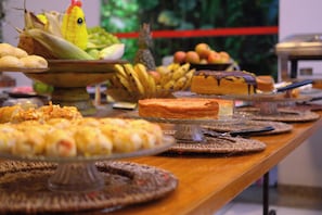 Tägliches inbegriffenes Frühstücksbuffet