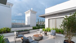 Apartemen Basic | Teras/patio