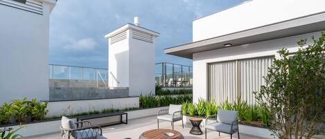 Basic Apartment | Terrace/patio