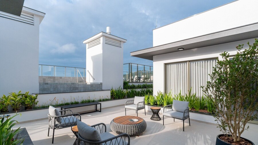 1 Bedroom Apartment 550m From Jurere Beach Cej0304