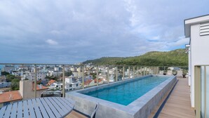 Apartemen Basic | Kolam renang