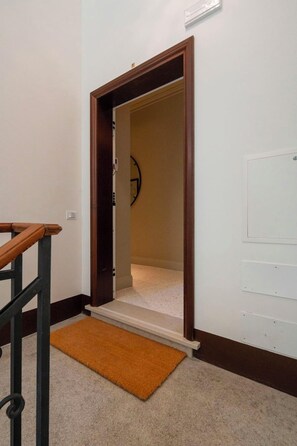 Pintu masuk interior