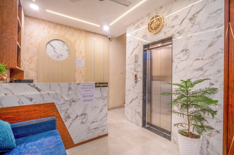 Reception. Hotel Clover Inn by Onyx Group