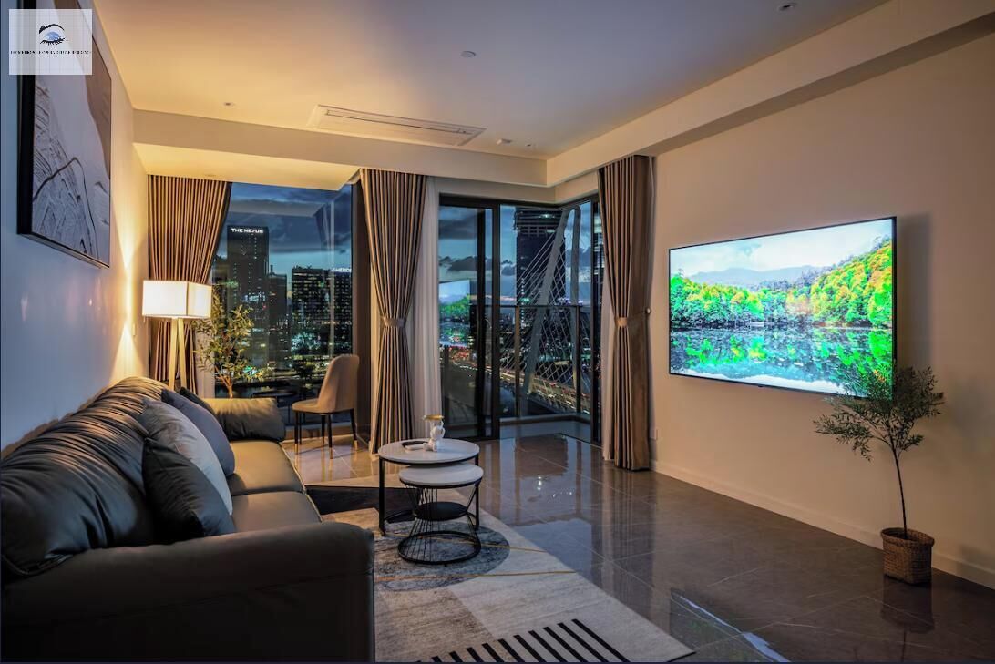 Royal Apartment, 3 Bedrooms, River View, Courtyard Area | Living area | 24-inch TV with cable channels, books, music library