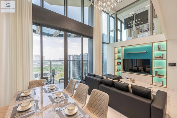 Royal Apartment, 3 Bedrooms, River View, Courtyard Area | Living area | 24-inch TV with cable channels, books, music library