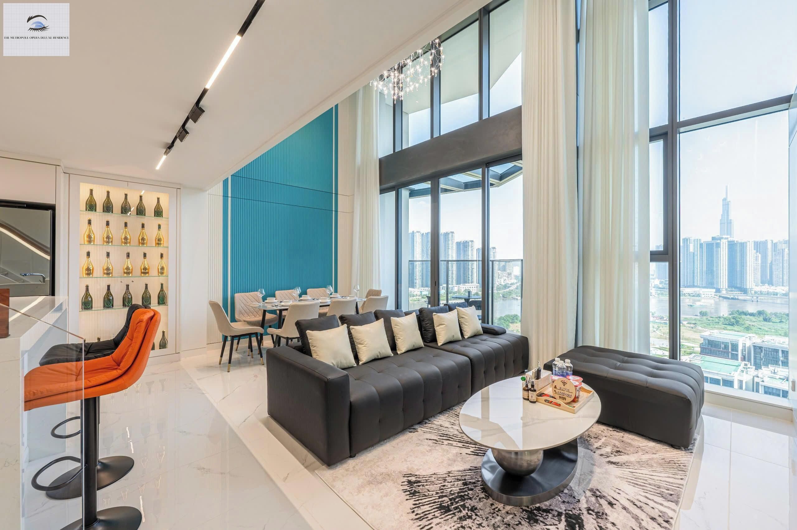 Royal Apartment, 3 Bedrooms, River View, Courtyard Area | Living area | 24-inch TV with cable channels, books, music library