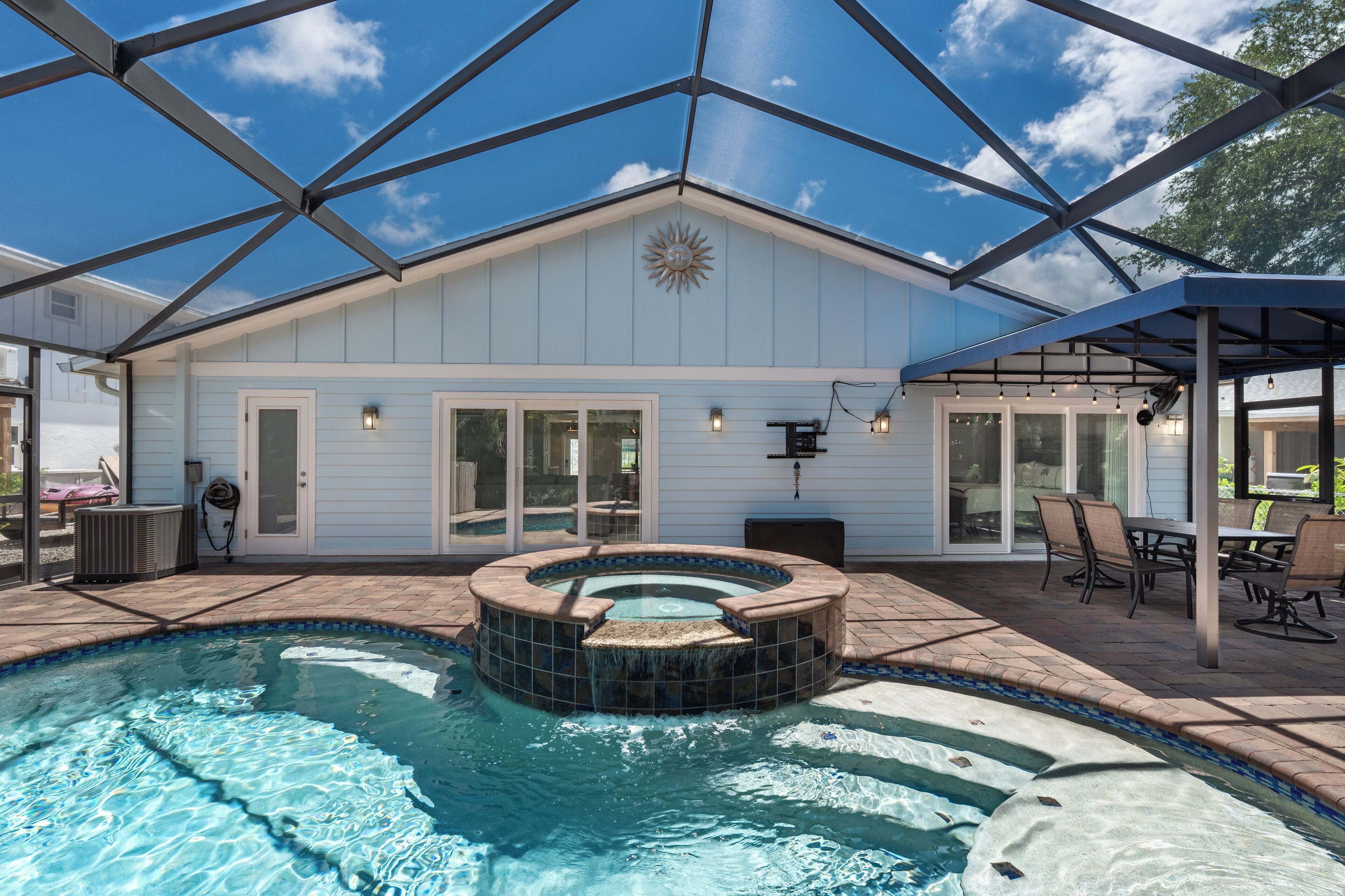 Een verwarmd zwembad