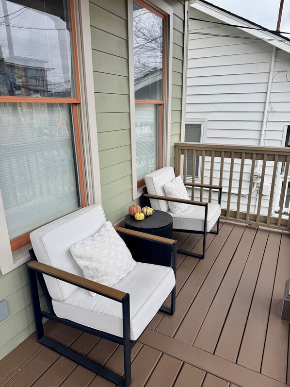 Terrace/patio - Bright & Airy 2-bed, 2.5-bath house in historic Germantown, Nashville (Nashville)