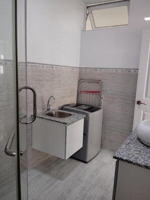 Deluxe Double Room | Laundry