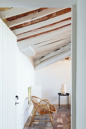 Interior - Arty stay with terrace in Lourmarin in the heart of the historic center. (Lourmarin)