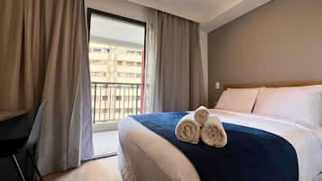 1 habitación, escritorio, wifi gratis y ropa de cama
