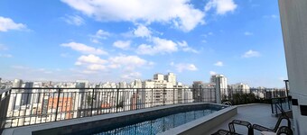 Comfort and convenience close to the subway