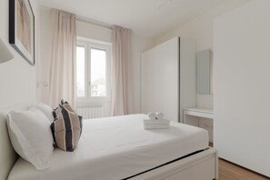 2 chambres, fer et planche à repasser