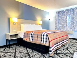 Quarto standard, 1 cama Queen, para não fumantes, vista para a montanha | Escrivaninha, espaço de trabalho para notebook, Wi-Fi de cortesia