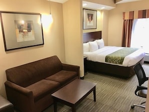 Comfort Room | Desk, laptop workspace, free WiFi