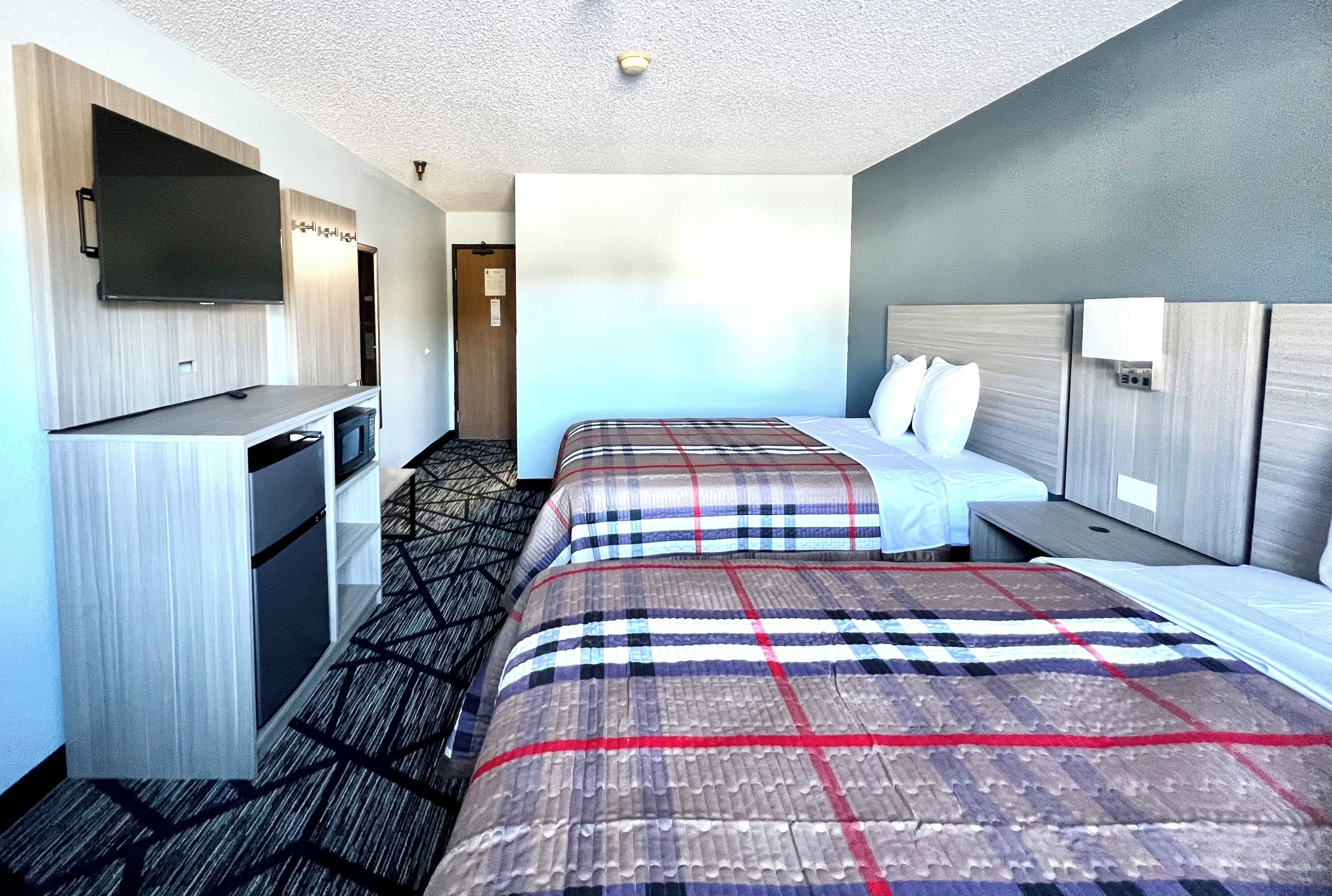 Escritorio, espacio para trabajar con laptop y wifi gratis 