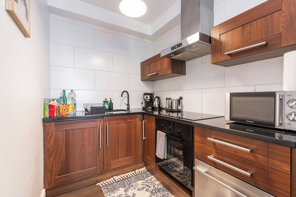 Fridge, microwave, oven, dishwasher