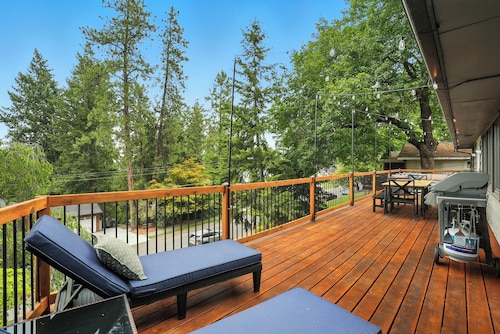 The South Perry Perch ~ 5BD Family Retreat