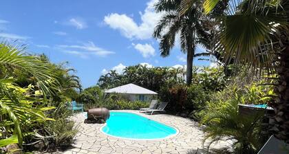 Bungalow Corrosol - 150m de la plage, piscine et vue mer