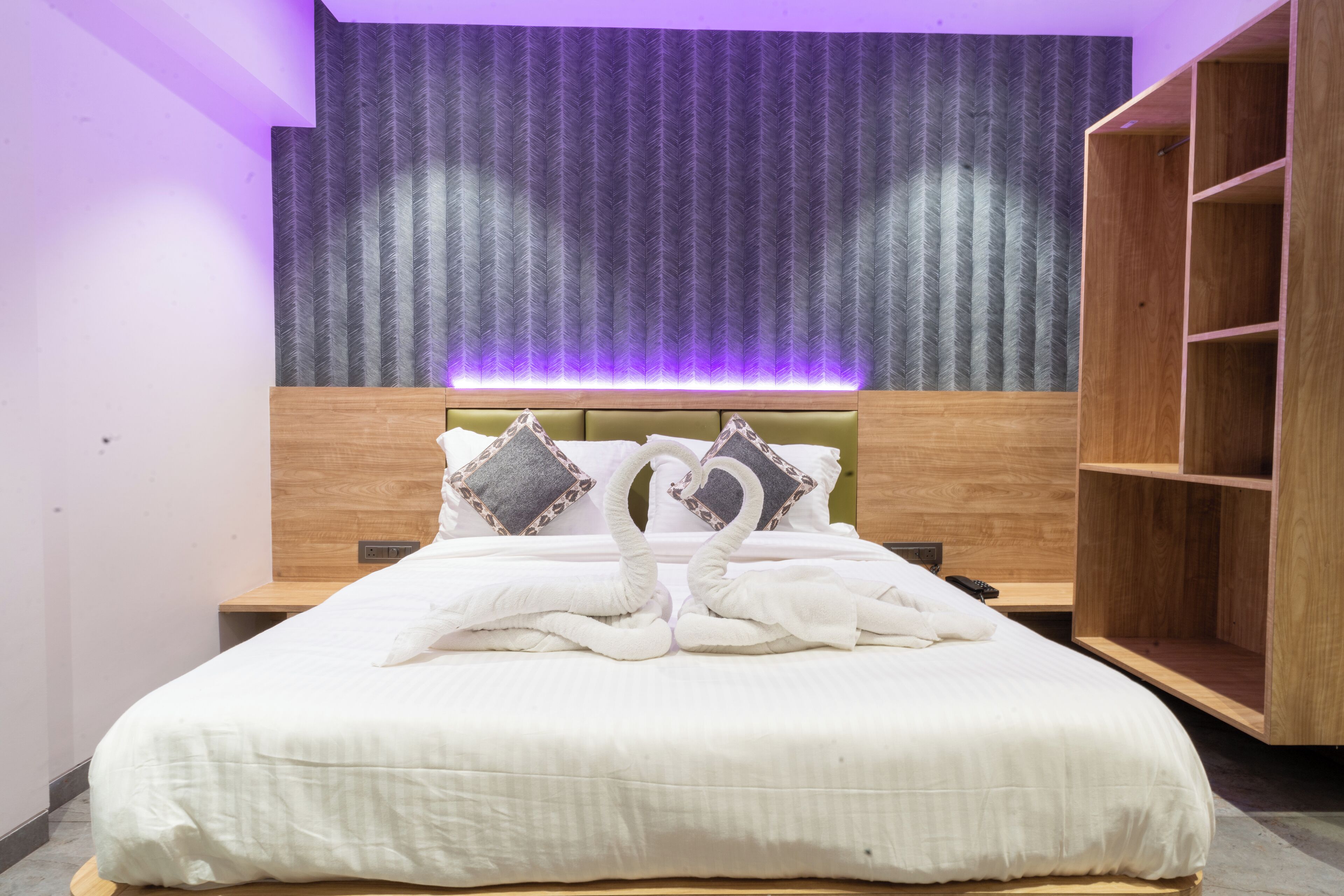 Comfort-dobbeltværelse - bakkeudsigt | Egyptiske bomuldslagner, premium-sengetøj, senge med topmadrasser