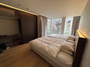 Free WiFi, bed sheets