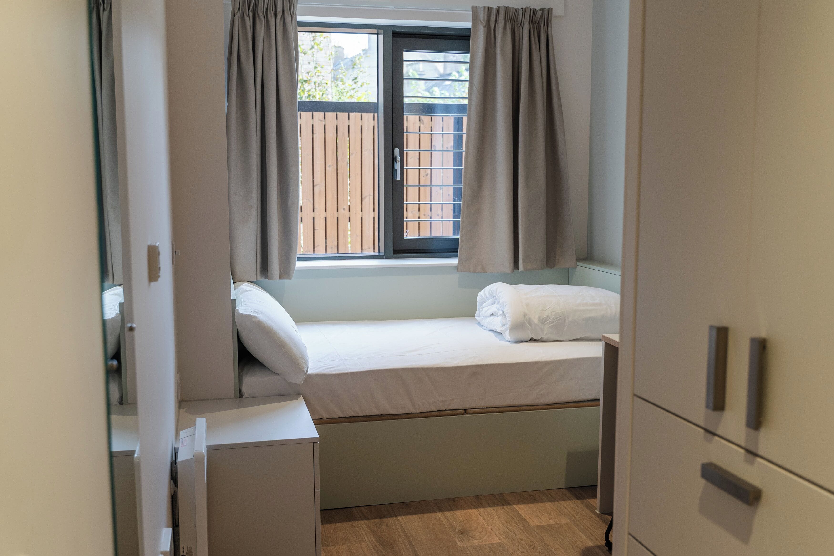 Desk, laptop workspace, free WiFi