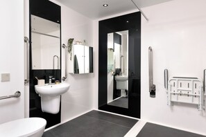 Bathroom - Destiny Student - Burnet Point (Edinburgh)