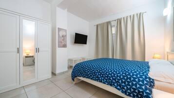 1 camera, ferro/asse da stiro, Wi-Fi, lenzuola