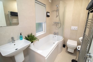 Bathroom - VELVET VISTA (Basildon)