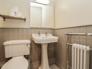 Shower - Huntsman's Cottage (Grange-over-Sands)