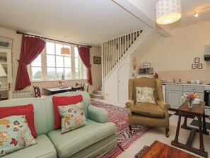 Living area - Huntsman's Cottage (Grange-over-Sands)