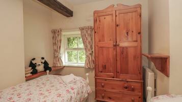 2 habitaciones, decoración personalizada y muebles diferentes