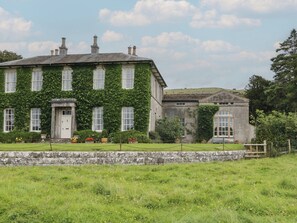 Exterior - Huntsman's Cottage (Grange-over-Sands)