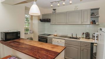 Dụng cụ nấu nướng/bát dĩa/dao nĩa