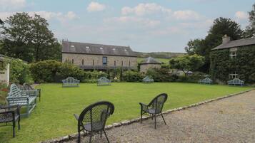 Khuôn viên nơi lưu trú