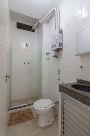 Shower, hair dryer, towels - 6 minutes from Copacabana Beach | NSC904B (Rio de Janeiro)