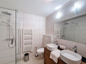 Shower, towels
