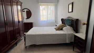 3 bedrooms, WiFi, bed sheets