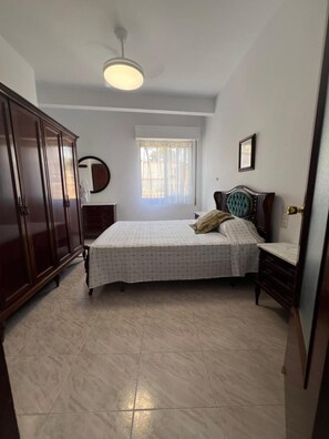 3 bedrooms, WiFi, bed sheets