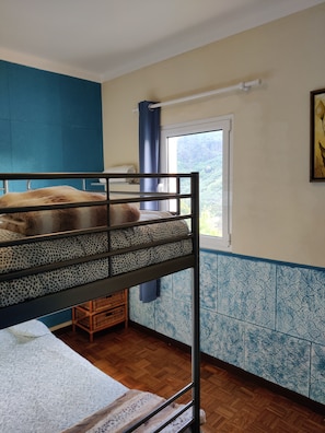 House, River View, Mountainside | Free minibar items, free WiFi, bed sheets