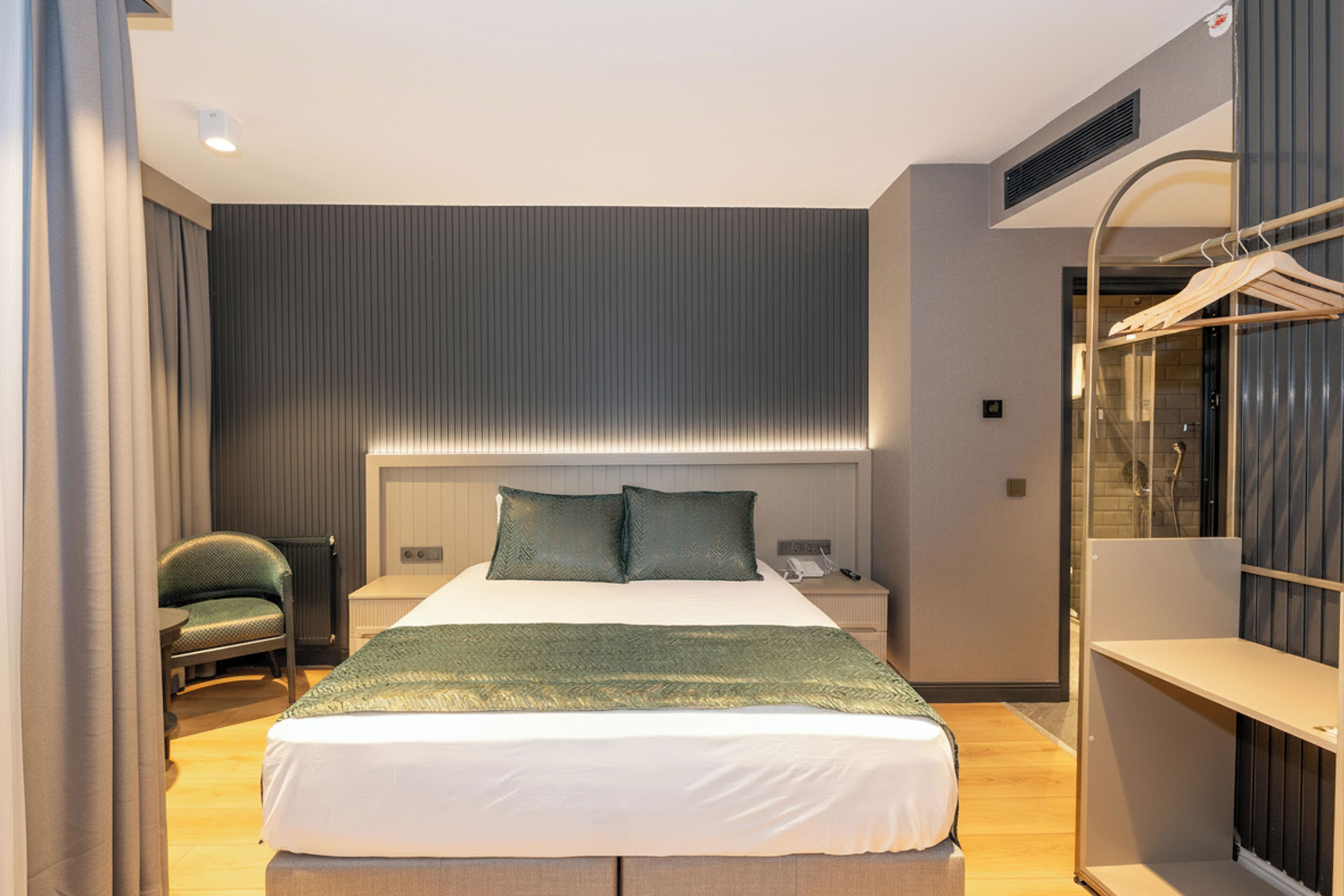 Deluxe Double Room, City View | Desk, free WiFi