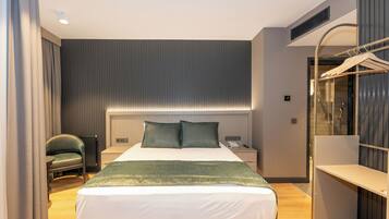 Deluxe Double Room, City View | Desk, free WiFi