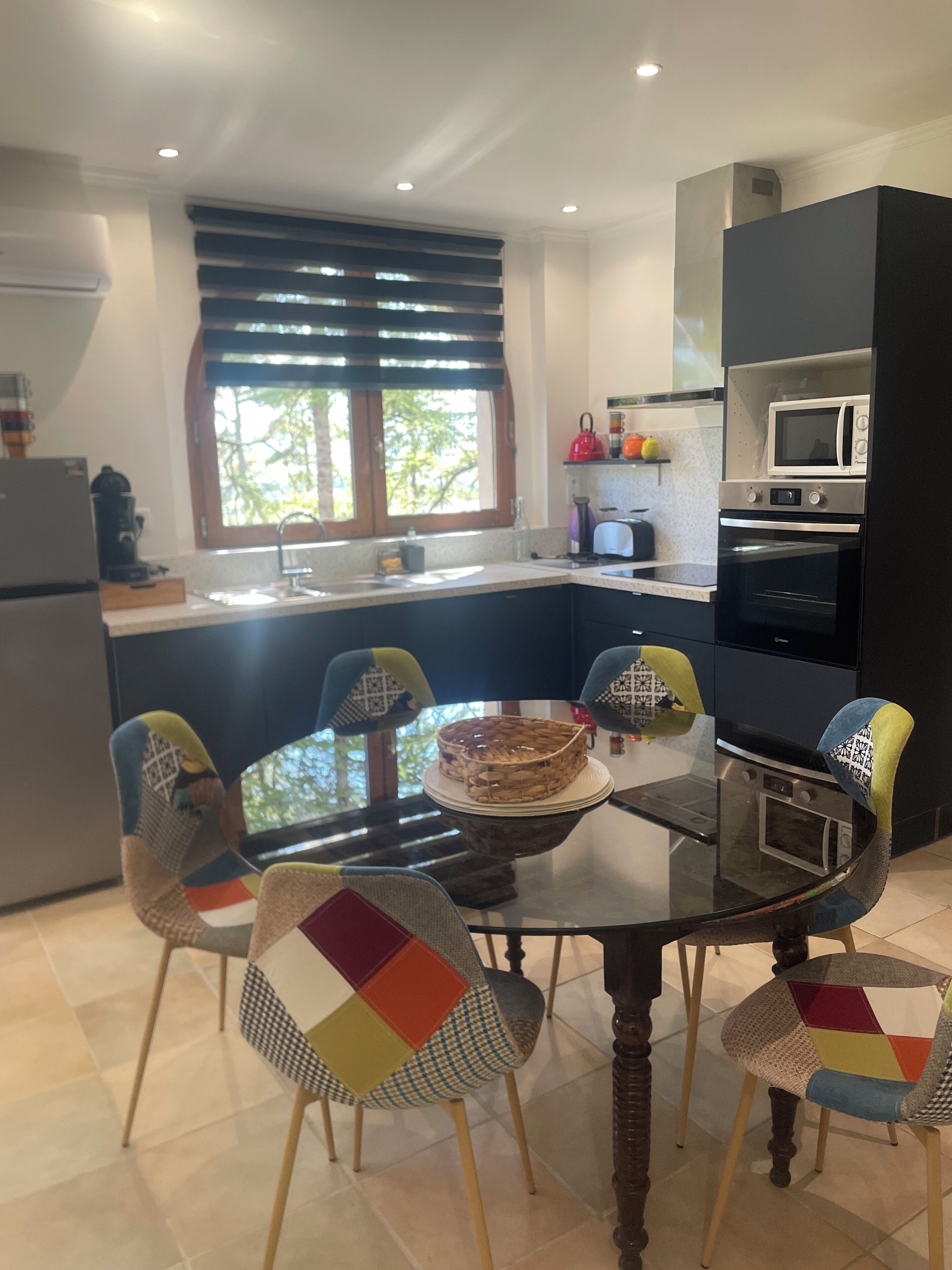 Mikrowelle, Ofen, Herdplatte, Geschirrspüler