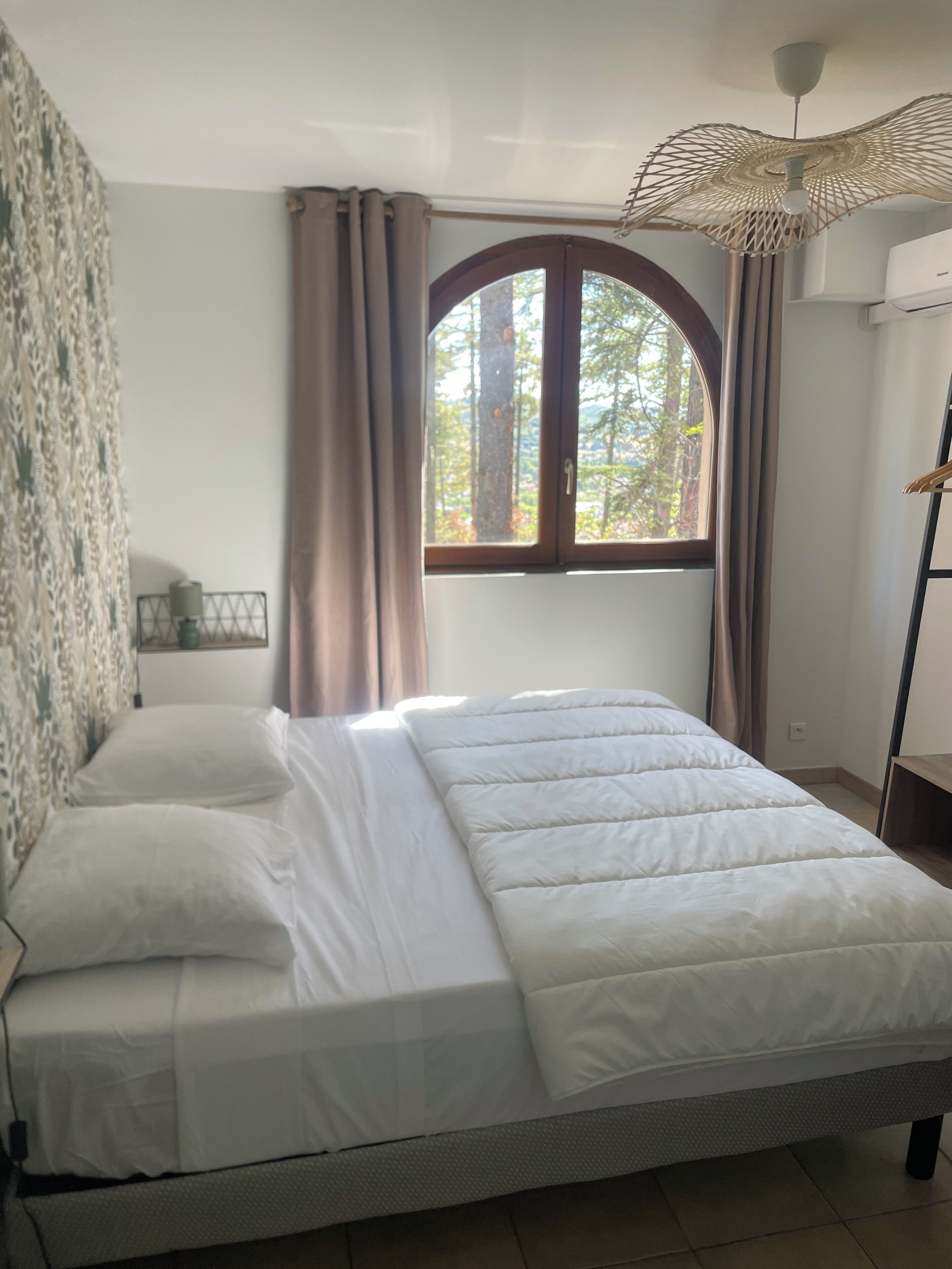 2 Schlafzimmer, Bügeleisen/Bügelbrett, Bettwäsche