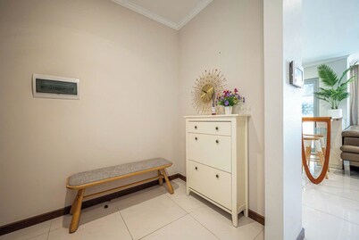 Apartment Landmark 81 by Urban Home